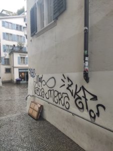 Zuerich Schweiz Schmierereien Graffitis Sprayereien Littering A26