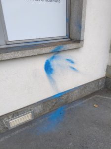 Root sprayereien littering graffiti 8