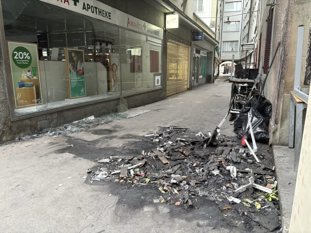 Antifa demo gewalt schweiz bern linksextrem 261